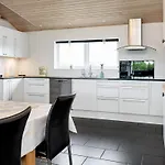 Hébergement de vacances 5 Star Holiday Home In Vaeggerlose Bøtø By
