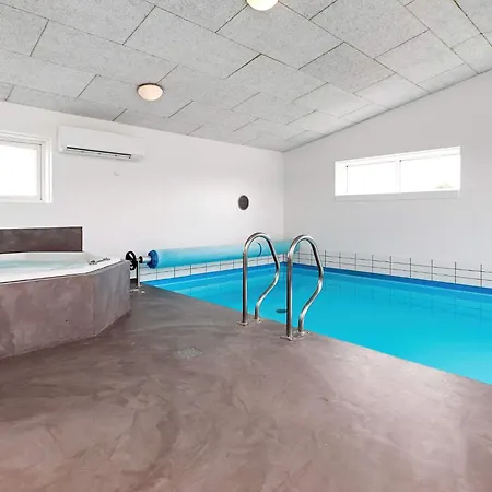 Dom wakacyjny Luxury Retreat With Pool - By Traum