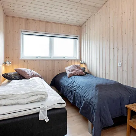 5 Star In Vaeggerlose Bøtø By