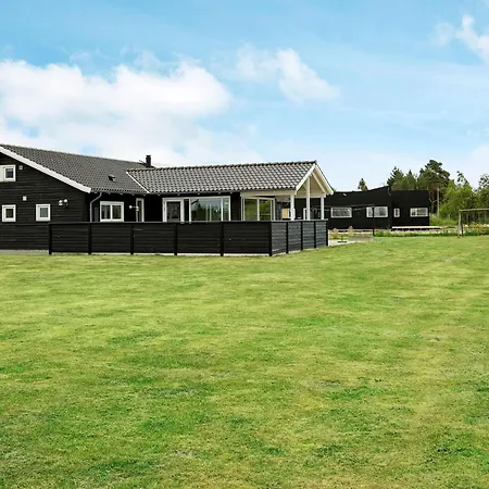 Luxury Retreat With Pool - By Traum Dom wakacyjny Bøtø By