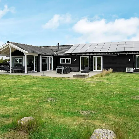 Luxury Retreat With Pool - By Traum Bøtø By