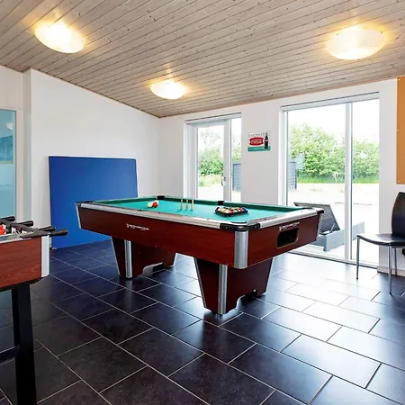 5 Star In Vaeggerlose Feriehus